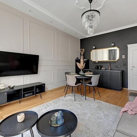 Old Town Ogarna IV Glamour By Downtown Apartments 格但斯克 外观 照片