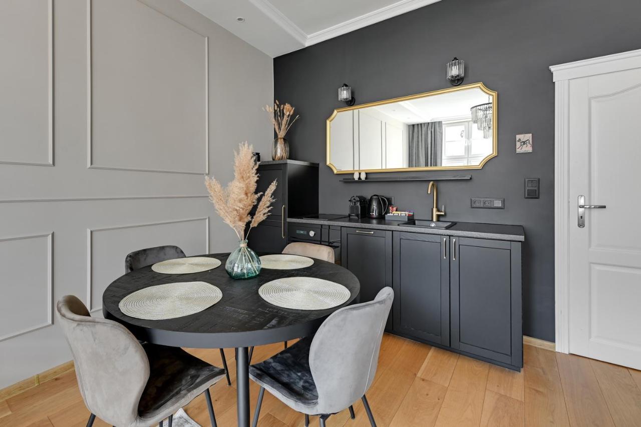 Old Town Ogarna IV Glamour By Downtown Apartments 格但斯克 外观 照片